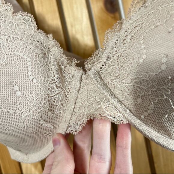 SPANX Undie-Tectable Push Up Plunge Bra Nude Lace Size 36DD - Picture 3 of 13